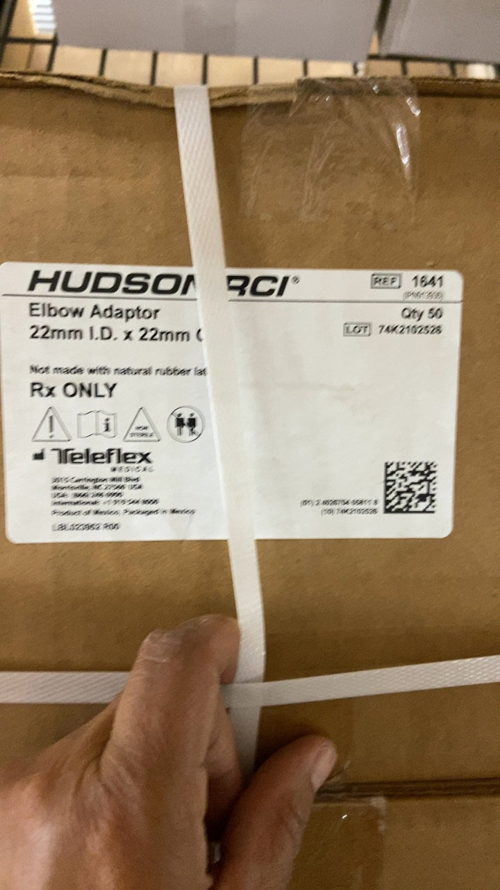 1641 - TELEFLEX - Elbow Adaptor 22mm I.D. x 22mm O.D., (CS/200)
