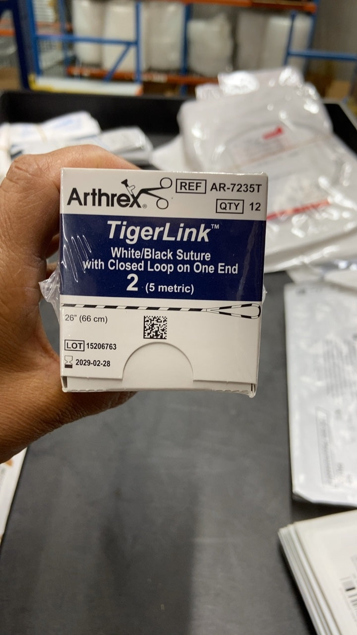 AR-7235T - ARTHREX - TigerLink TigerWire Suture with Closed Loop, White/Black, Size 2, 26 in. Length, (BX/12)