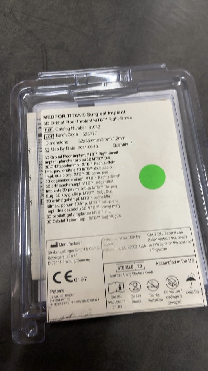 81042 - STRYKER - Medpor Titan MTB Right Small 3D Orbital Floor Implant, 32 x 35 x 13 mm Size, (EA/1)