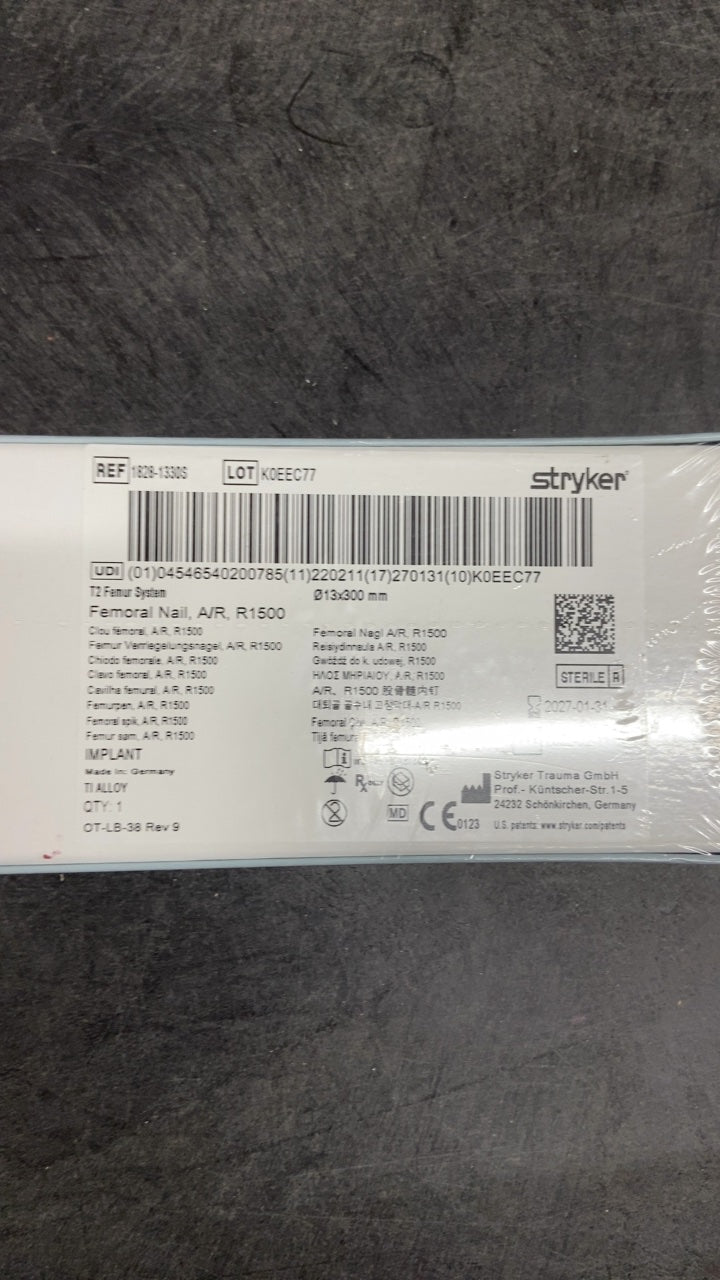 1828-1330S - STRYKER - Femoral Nail A/R R1500, (BX/1)