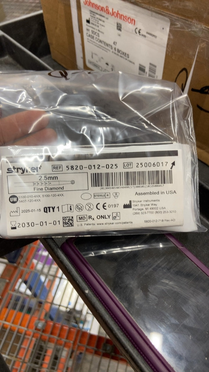 5820-012-025 - STRYKER - Elite Round Diamond Bur 2.5mm, (EA/1)