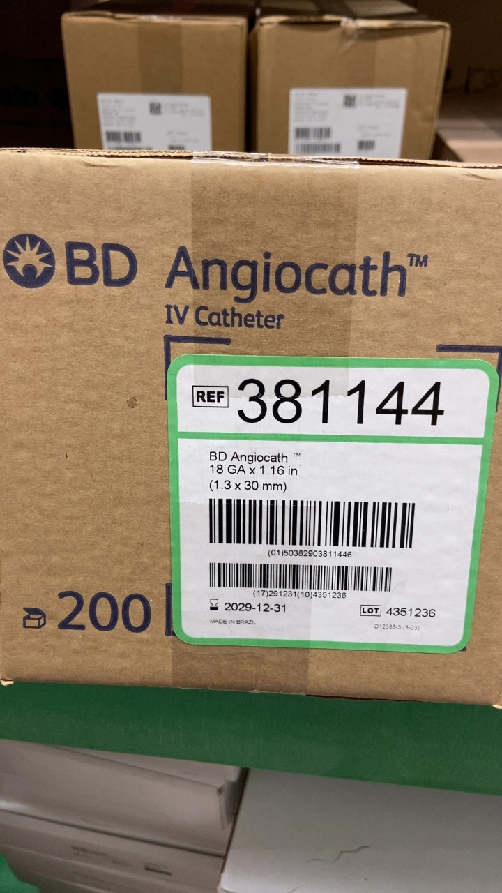 381144 - BD - BD Angiocath IV Catheter 18 GA x 1.16 in (1.3 x 30 mm), (CS/200)