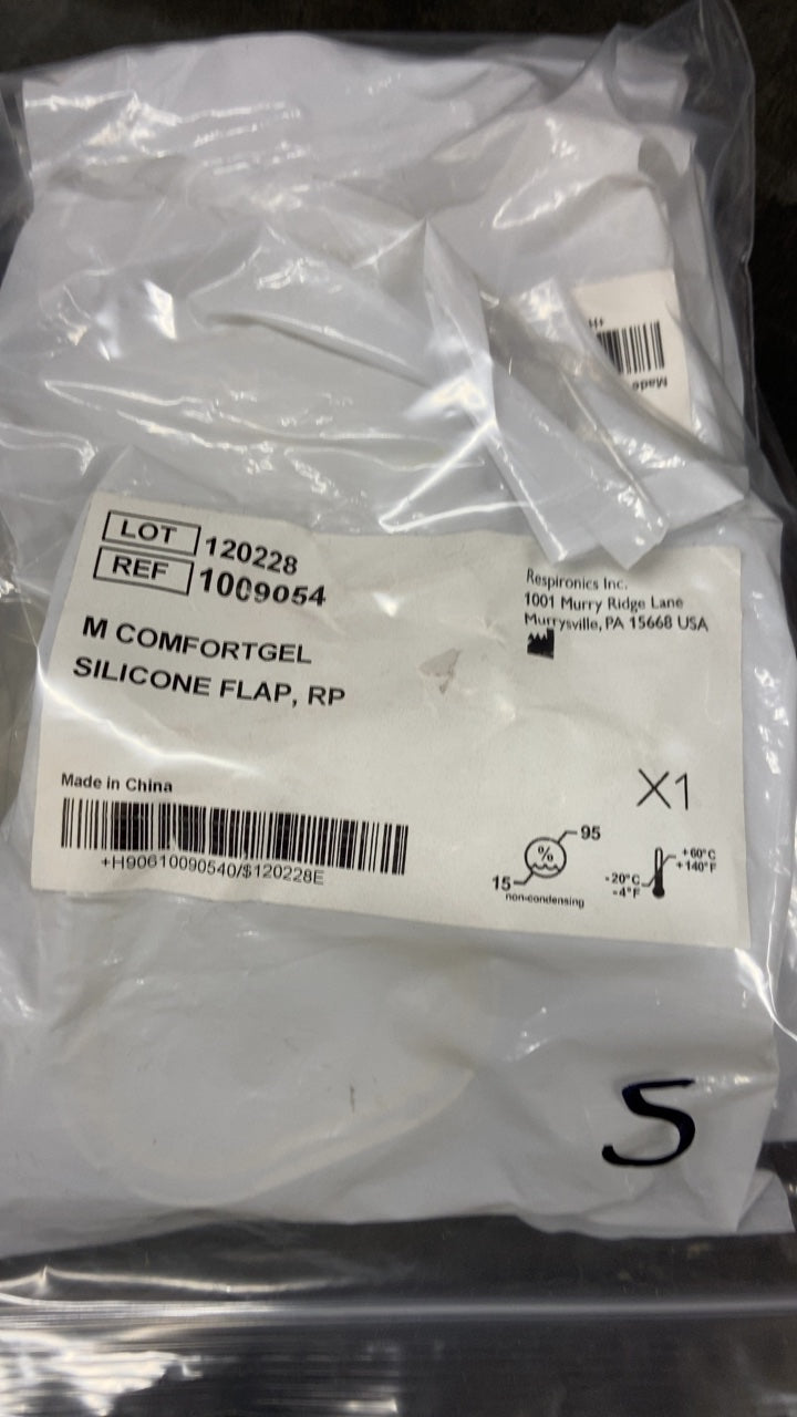 1009054 - RESPIRONICS - M COMFORTGEL SILICONE FLAP, RP, (EA/1)