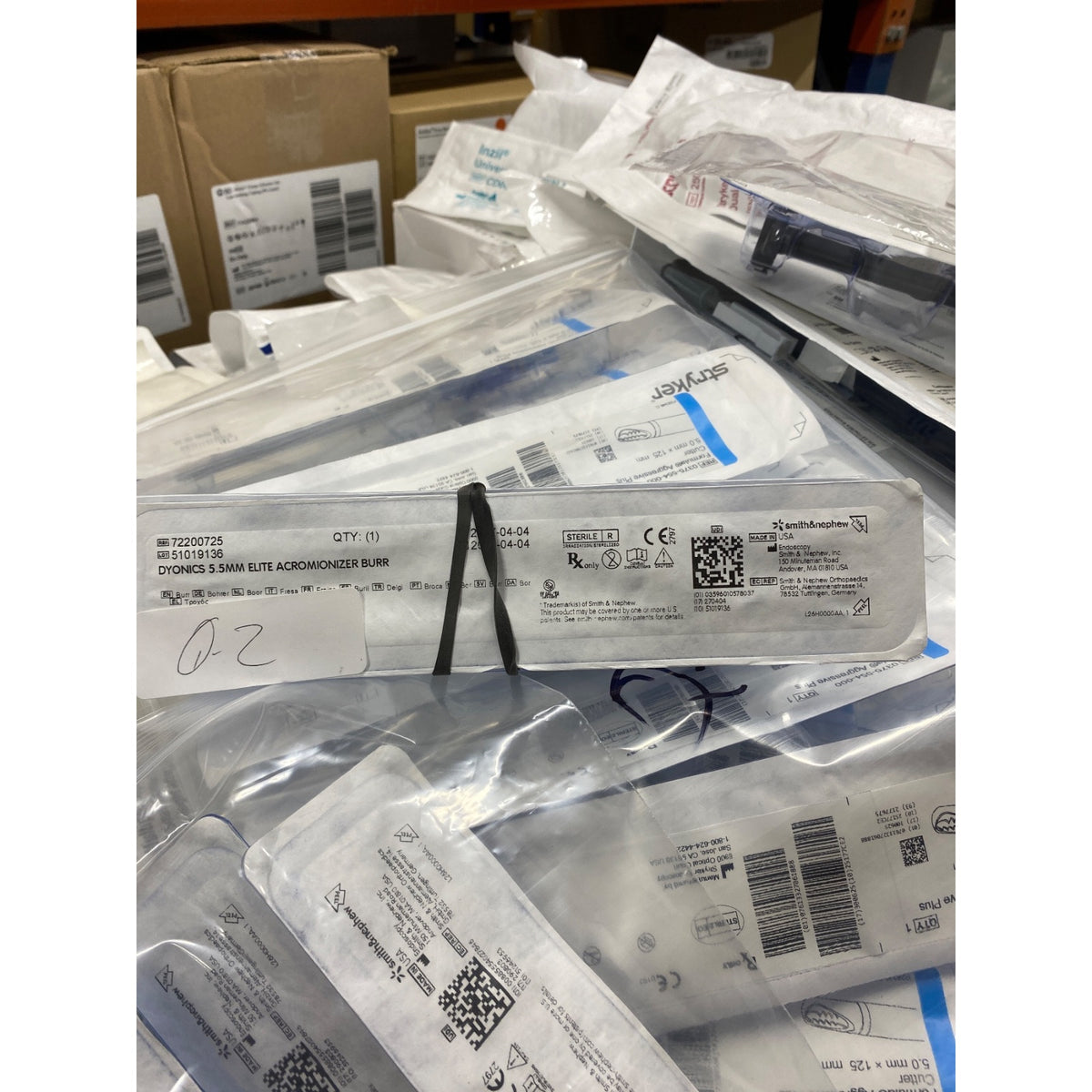 72200725 - SMITH & NEPHEW - DYONICS 5.5 MM ELITE ACROMIONIZER STRAIGHT DISPOSABLE BURRS, BROWN, 10000 MAXIMUM RPM, PACKAGED 6 PER BOX, STERILE, (EA/1)