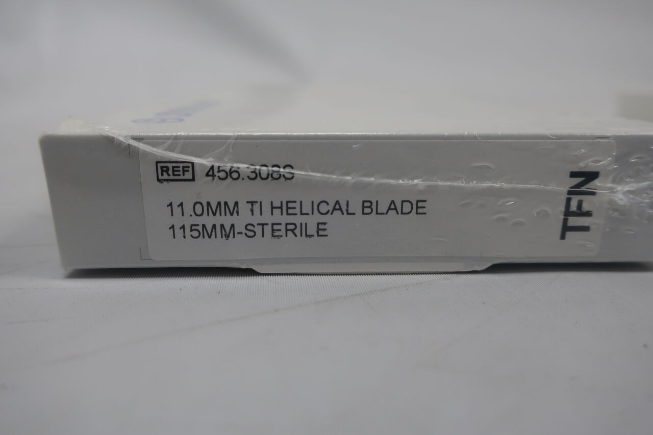 456.308S - SYNTHES - 11mm ti helical blade 115mm sterile , (EACH/1) - ( Expiry Date: 2025-04-30 )