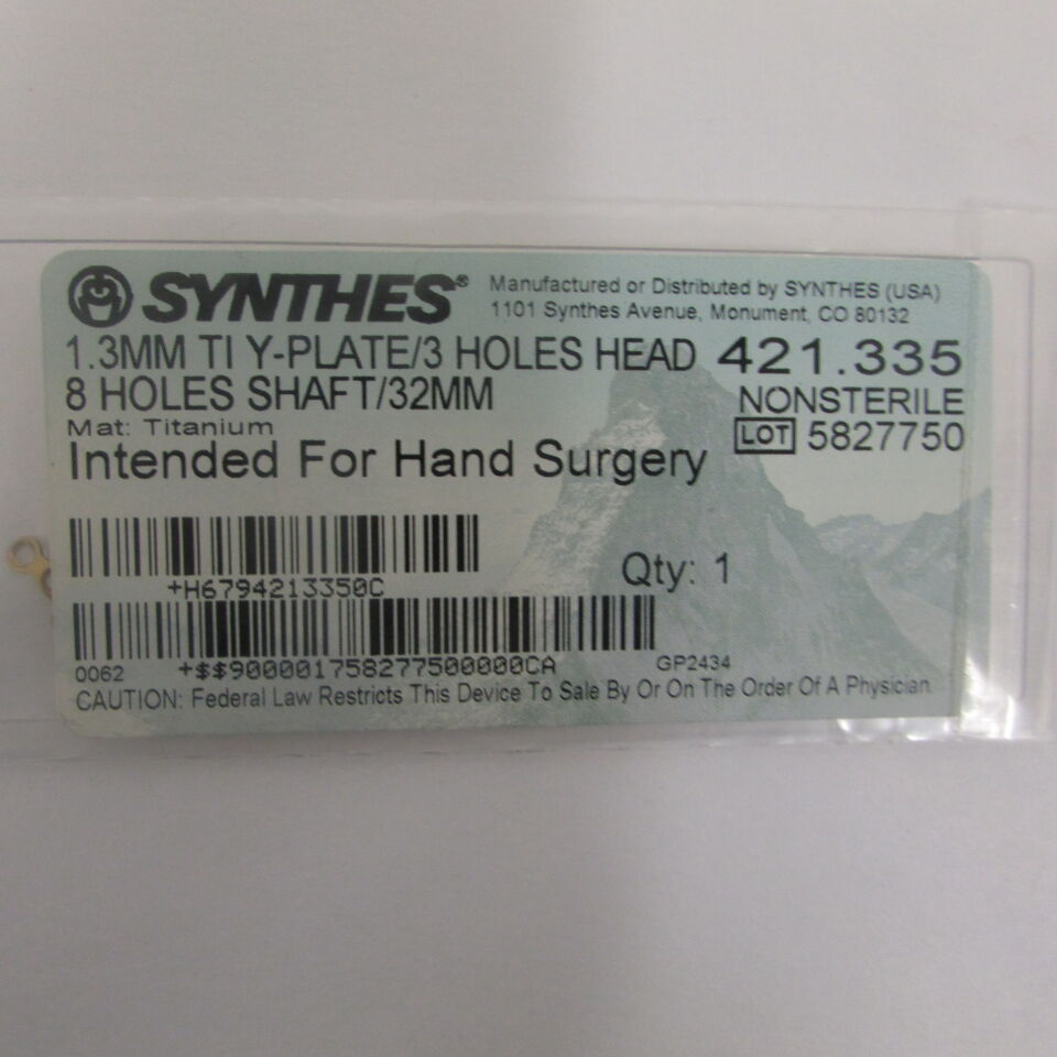 421.335 - SYNTHES - 1.3mm ti yplate 3 h head 8 h shaft 32mm, () - ( Expiry Date: EACH )