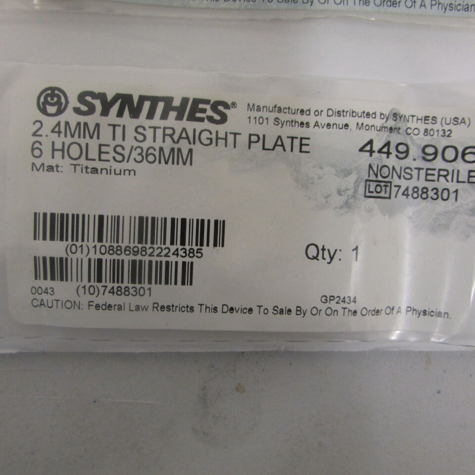 449.906 - SYNTHES - 2.4mm ti straight plate 6 holes/36mm, () - ( Expiry Date: EACH )
