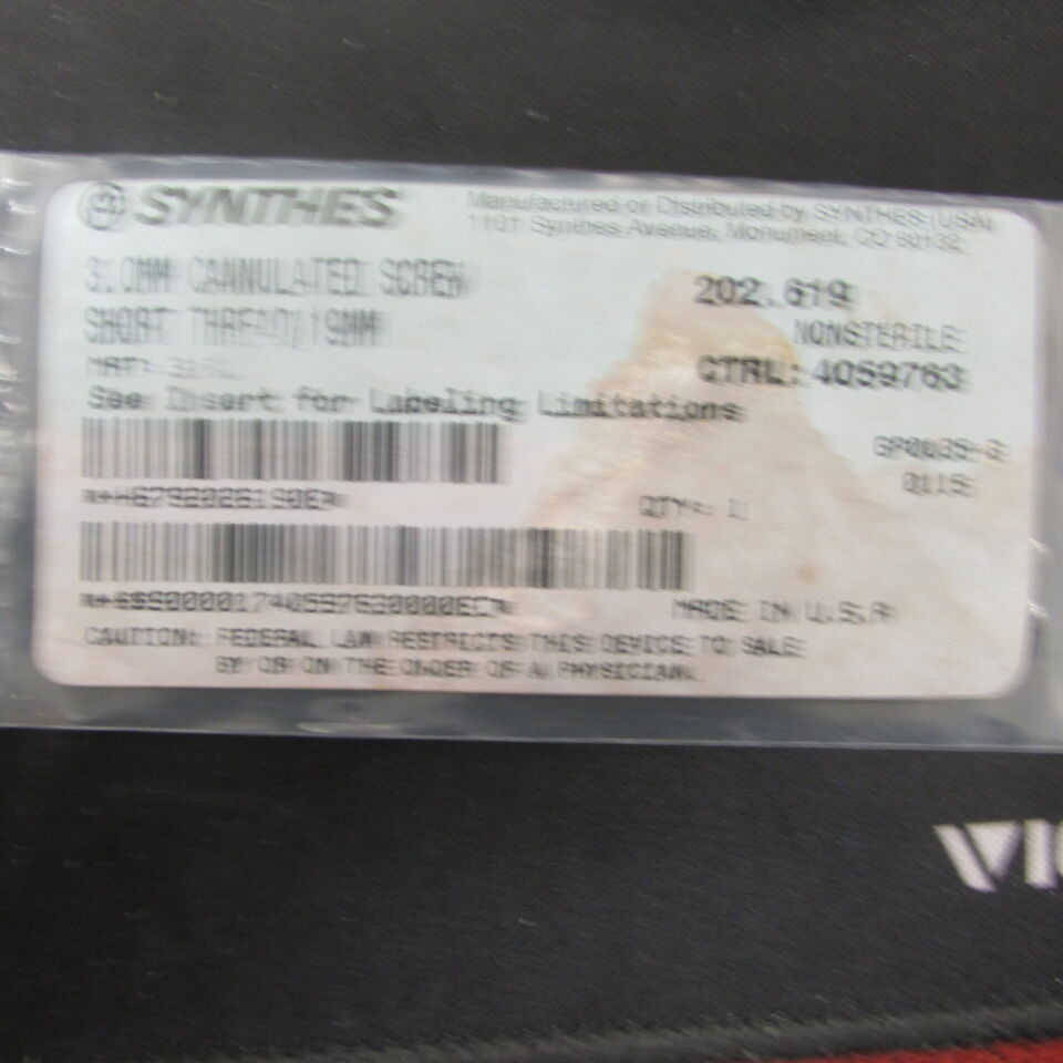 202.619 - SYNTHES - 3.0mm cannulated screw short thread, 19mm, () - ( Expiry Date: EACH )