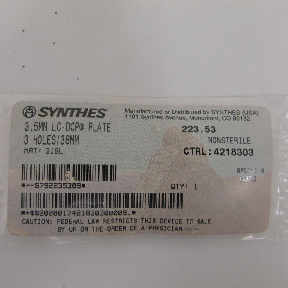 223.53 - SYNTHES - 3.5mm lcp-dcp plate 3 holes/38mm, () - ( Expiry Date: EACH )