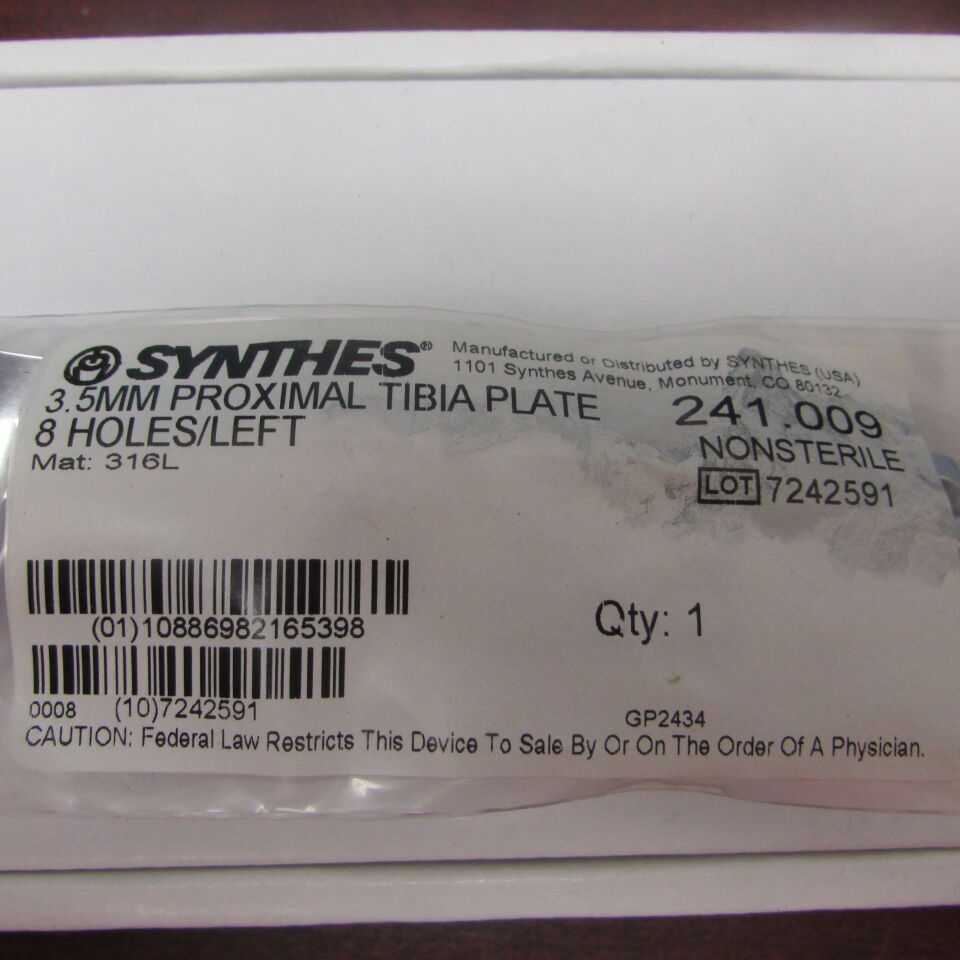 241.009 - SYNTHES - 3.5mm proximal tibia plate 8holes/left, () - ( Expiry Date: EACH )