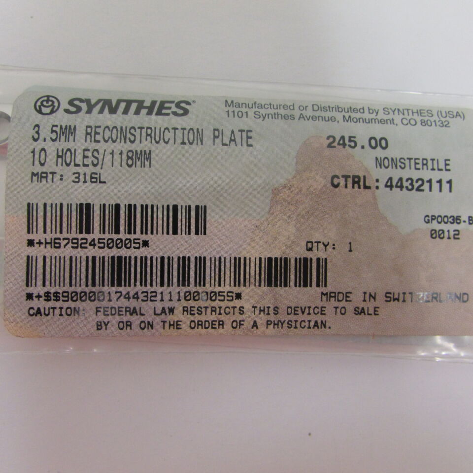 245 - SYNTHES - 3.5mm reconstruction plate 10 holes / 118mm, () - ( Expiry Date: EACH )