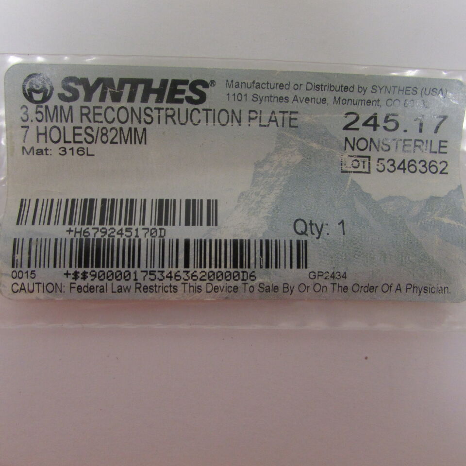 245.17 - SYNTHES - 3.5mm reconstruction plate 7 holes/82mm, () - ( Expiry Date: EACH )