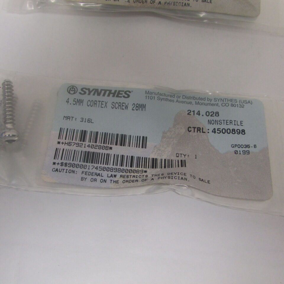 214.028 - SYNTHES - 4.5mm cortex screw 28mm, () - ( Expiry Date: EACH )