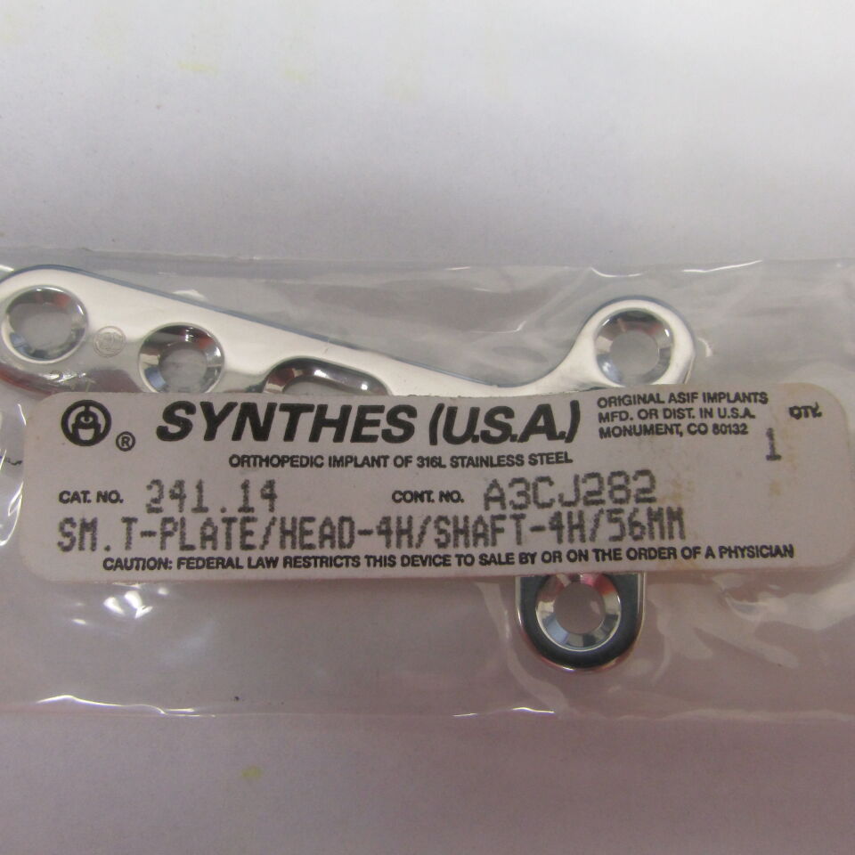 241.14 - SYNTHES - small t-plate, 4 holes head, 4 holes shaft, 56mm right, () - ( Expiry Date: EACH )