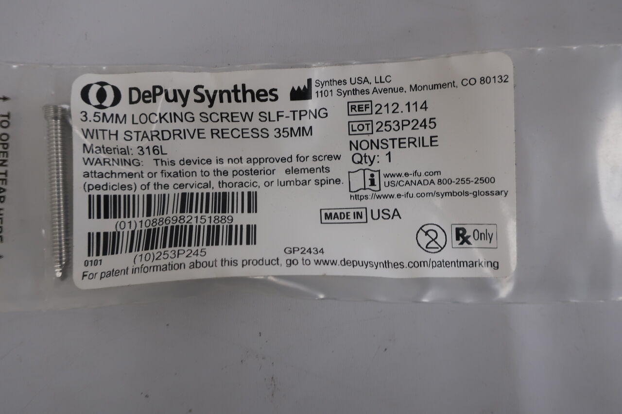 212.114 - SYNTHES - Locking Screw with T15 StarDrive Recess, 3.5 x 35mm
, () - ( Expiry Date: N/A )