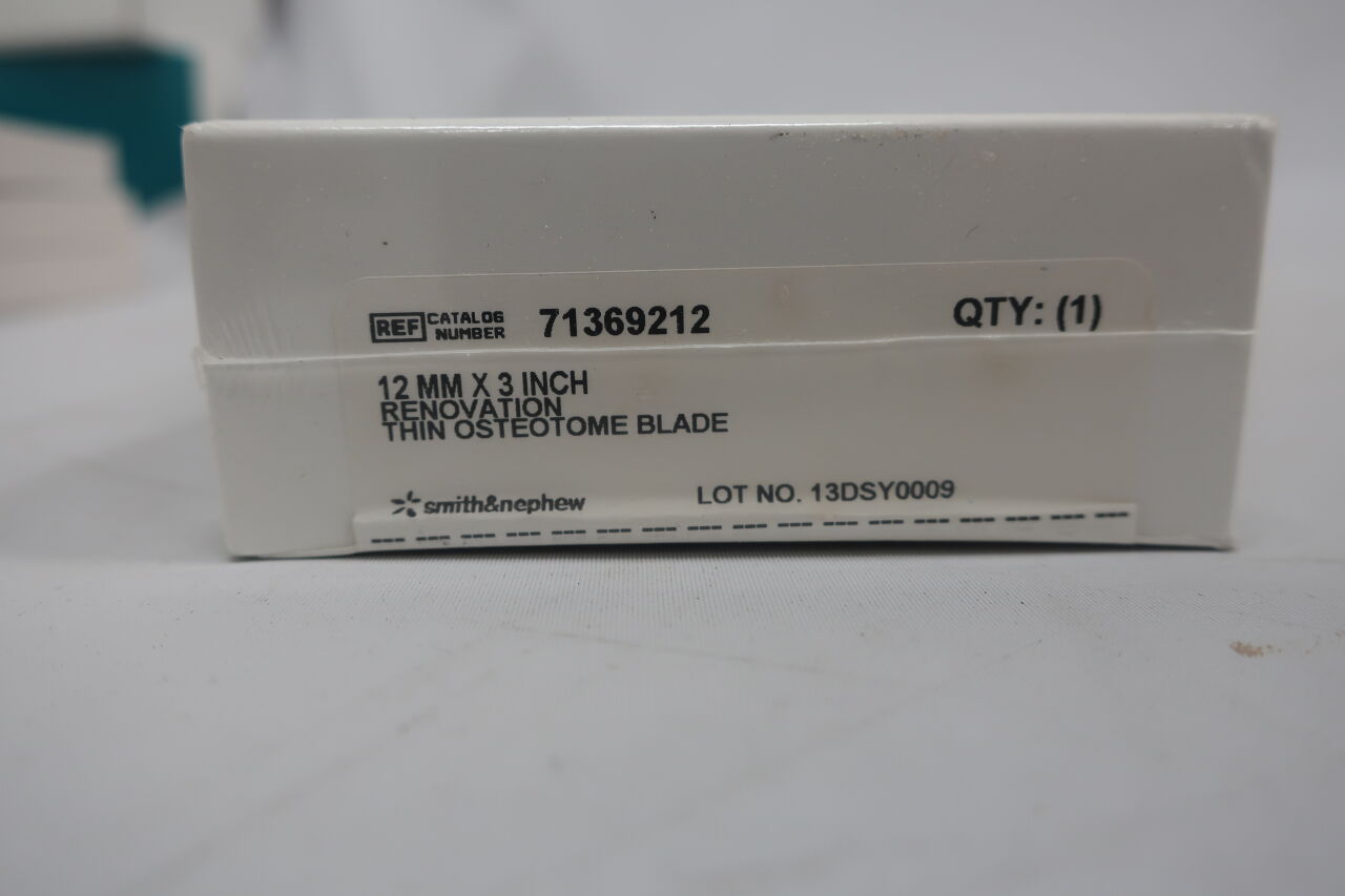 71369212 - SMITH & NEPHEW - thin osteotome blade, (BX/1) - ( Expiry Date: 2023-05-01 )