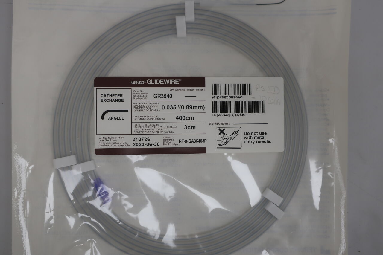 GR3540 - TERUMO - Radifocus Glidewire - Angled - .035" x 400cm x 3cm
, (BX/5) - ( Expiry Date: 2022-06-30 )