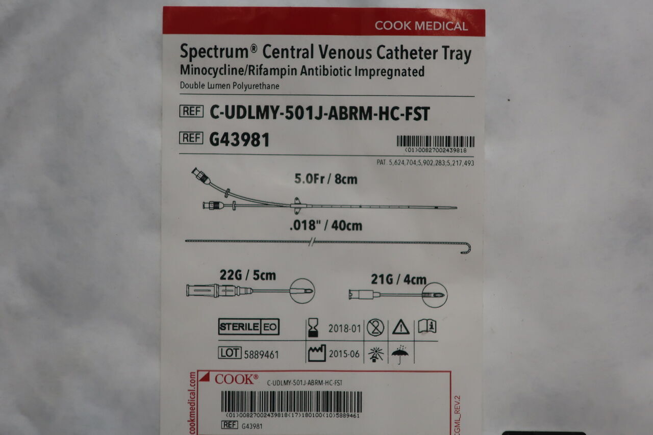 G43981 - COOK - Spectrum Central Venous Catheter Tray Minocycline/Rifampin Antibiotic Impregnated Double Lumen Polyurethane 5.0Fr/8cm x .018"/40cm , (EA) - ( Expiry Date: 2018-01-31 )