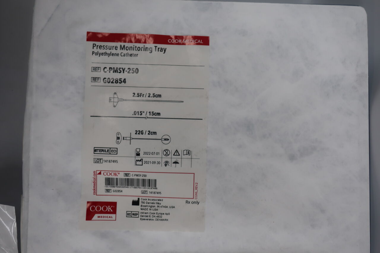 G02854 - COOK - Central Venous Catheter Tray, 2.5 Fr/21G x 2.5 cm, (EA) - ( Expiry Date: 2022-07-01 )
