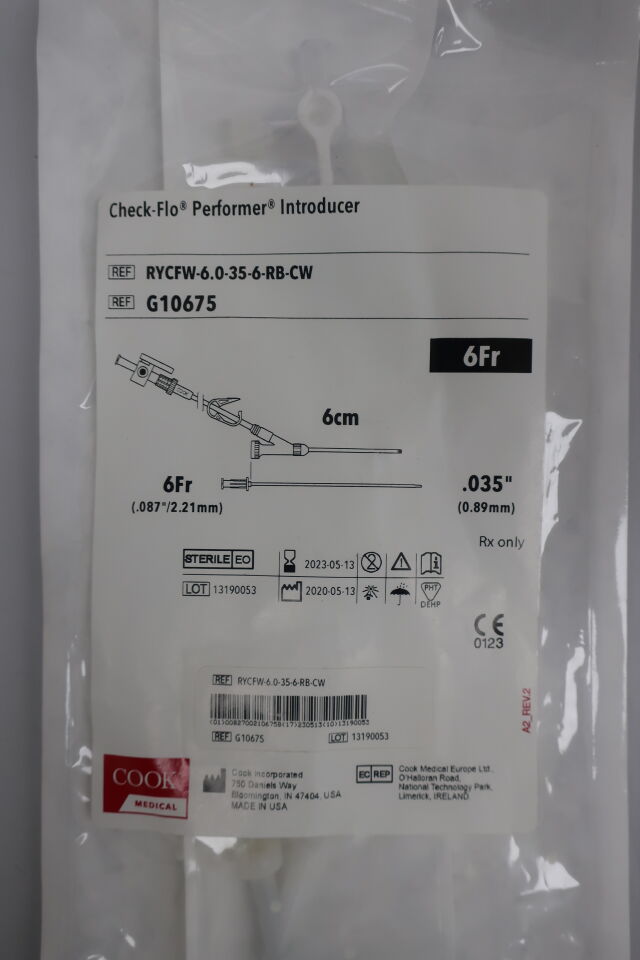 G10675 - COOK - Check-Flo Performer Introducer - RYCFW-6.0-35-6-RB-CW - 6Fr x .035" x 6cm, (EA) - ( Expiry Date: 2023-05-13 )