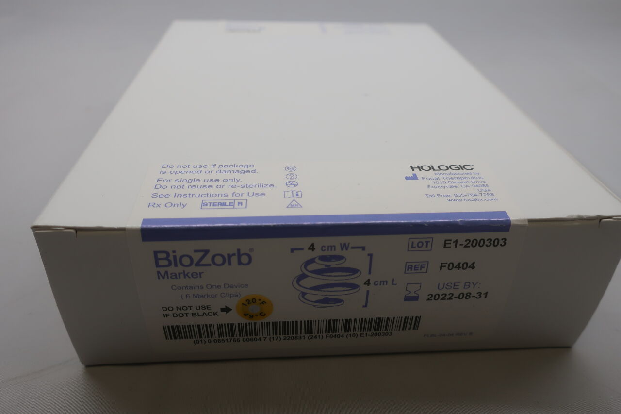 F0404 - HOLOGIC - BioZorb Bioabsorbable 3D Tissue Marker with Titanium Embedded Permanent Clips, 1 cm Size, 4 L x 4 cm W, (BX/1) - ( Expiry Date: 2022-08-31 )