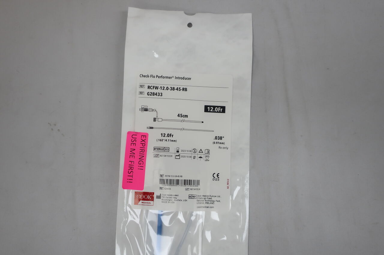 G28433 - COOK - check-flo performer introducer set, radiopaque band 12f x 4cm, 45cm, (EA) - ( Expiry Date: 2023-10-08 )