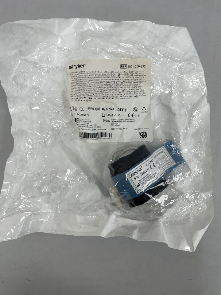 5921-209-235 - STRYKER - Color Cuff Tourniquet Ciff, 9" x 2.75", Single Bladder, Dual Port and Quick Connect Connector , () - ( Expiry Date: 2023-01-16 )