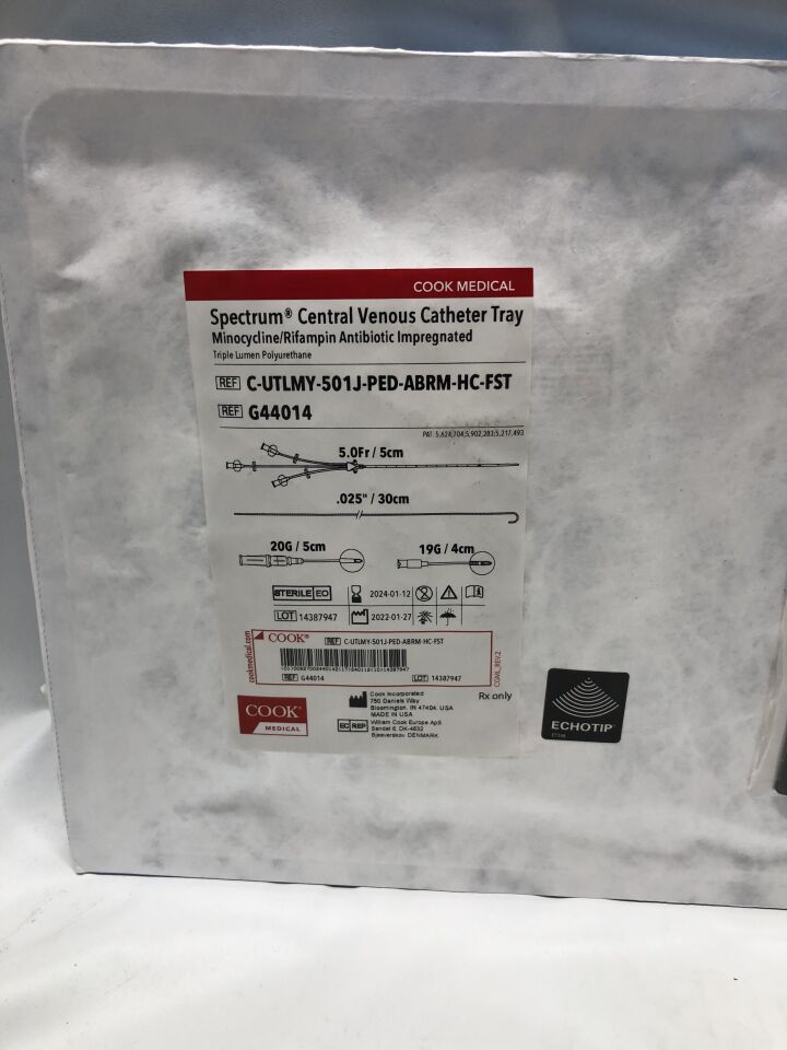 G44014 - COOK - Spectrum Central Venous Catheter Tray, Minocycline Antibiotic Impregnated, Triple Lumen Polyurethane, 5Fr, 0.025in, (EA) - ( Expiry Date: 2024-01-12 )