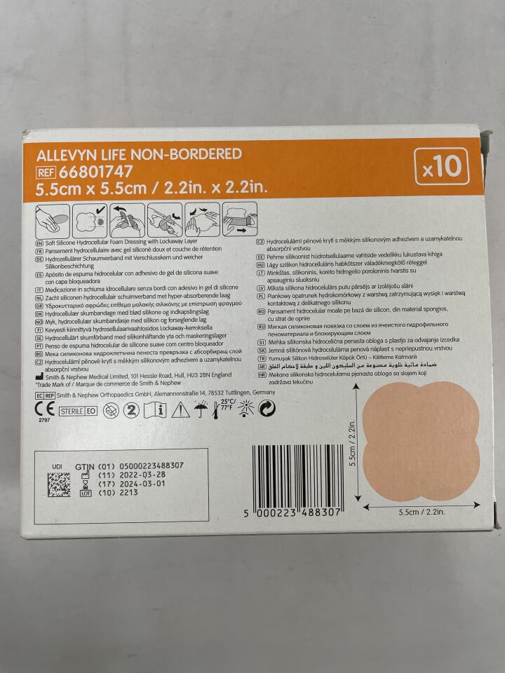 66801747 - SMITH & NEPHEW - ALLEVYN LIFE Non Bordered Soft Silicone Hydrocellular Foam Dressing with Lock Away Layer, 5.5cm x 5.5cm, (BX/10) - ( Expiry Date: 2024-03-01 )