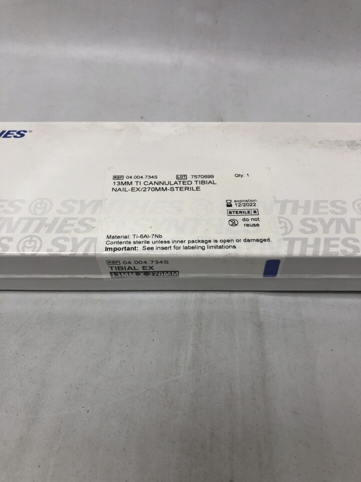 04.004.734S - SYNTHES - 13mm Titanium Cannulated Tibial Nail, 270mm, (BX/1) - ( Expiry Date: 2022-12-31 )