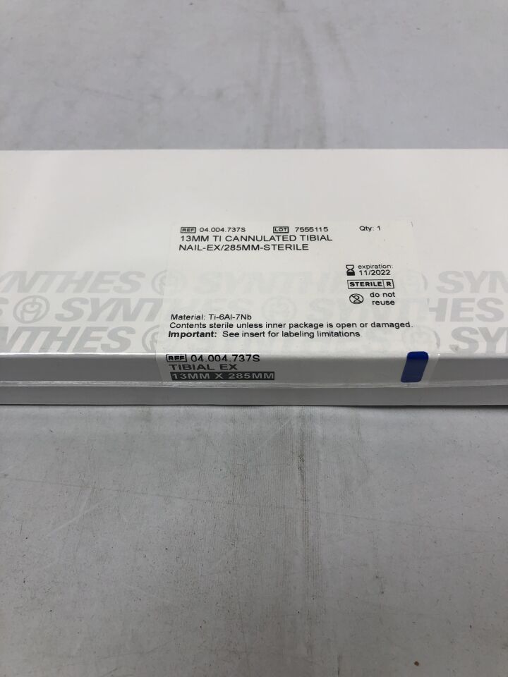04.004.737S - SYNTHES - 13mm Titanium Cannulated Tibial Nail, 285mm, (BX/1) - ( Expiry Date: 2022-11-30 )