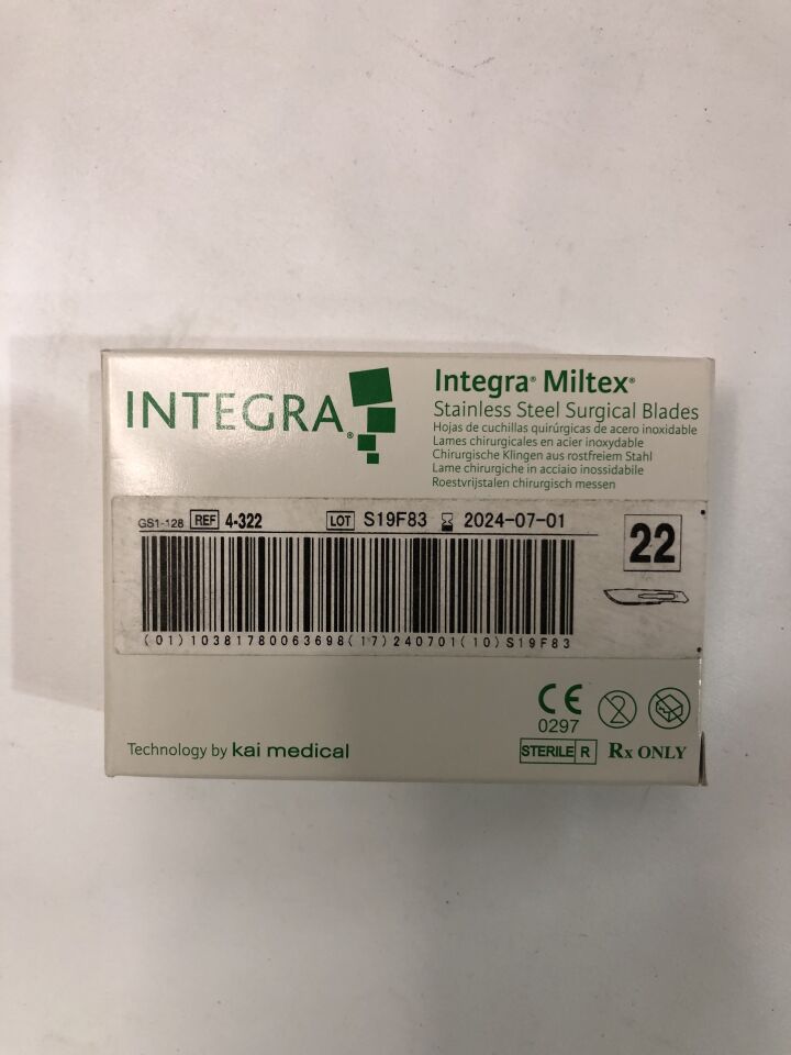 4-322 - INTEGRA - Miltex Stainless Steel Surgical Blades, Size 22, (BX/100) - ( Expiry Date: 2024-07-01 )