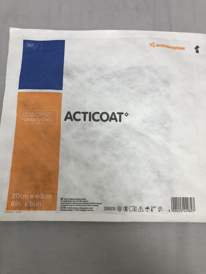 20301 - SMITH & NEPHEW - Acticoat with Avec Silcryst Nanocrystals Dressing, 20 x 40cm, () - ( Expiry Date: 2024-02-01 )