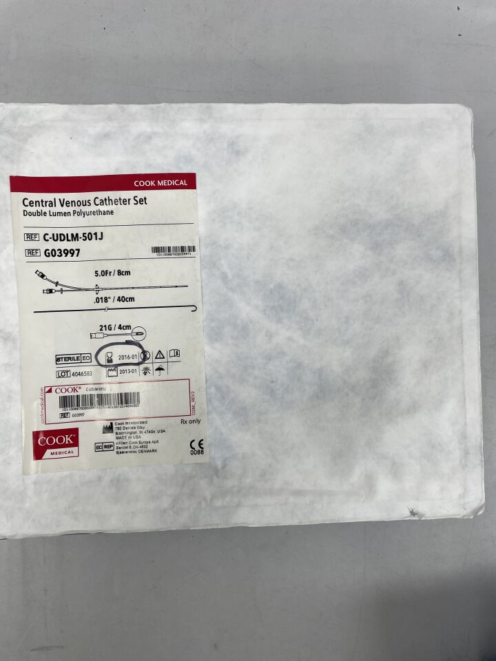 G03997 - COOK - Central Venous Catheter Set, Double Lumen Polyurethane, 5Fr, 0.018 in. Wire Guide Diameter, 8 cm Catheter Length, (EA) - ( Expiry Date: 2024-09-08 )