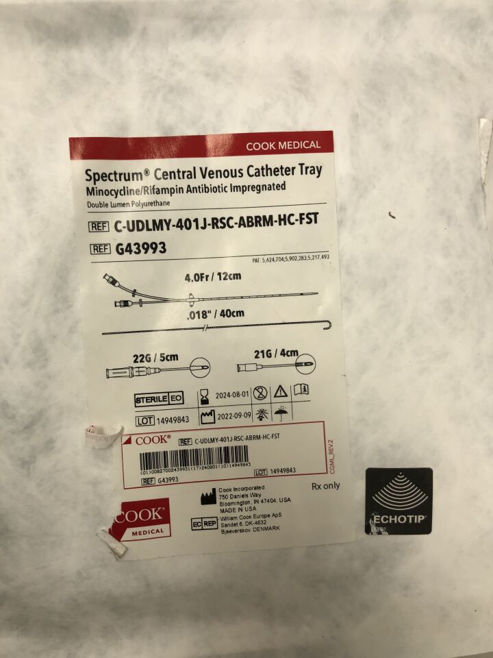 G43993 - COOK - Spectrum Central Venous Catheter Tray, Minocycline/Rifampin Antibiotic Impregnated, Double Lumen Polyurethane, 4Fr x 12cm, (EA) - ( Expiry Date: 2024-08-01 )
