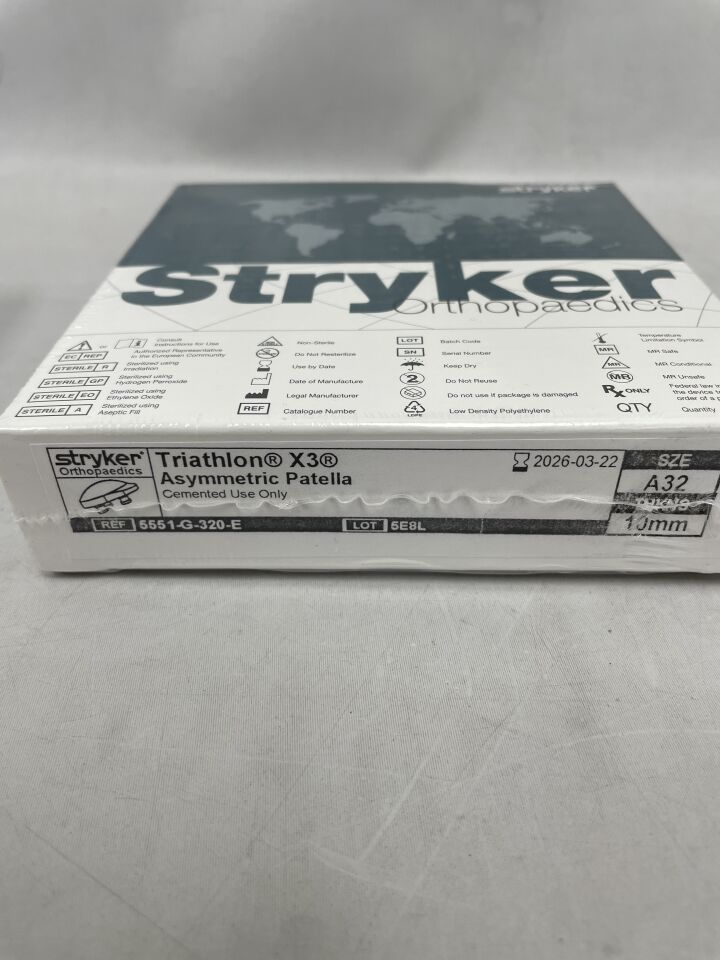 5551-G-320-E - STRYKER - Triathlon X3 Asymmetric Patella Size: A32 Thkns: 10mm , ( BX/1 ) - ( Expiry Date : 2026-03-22 )