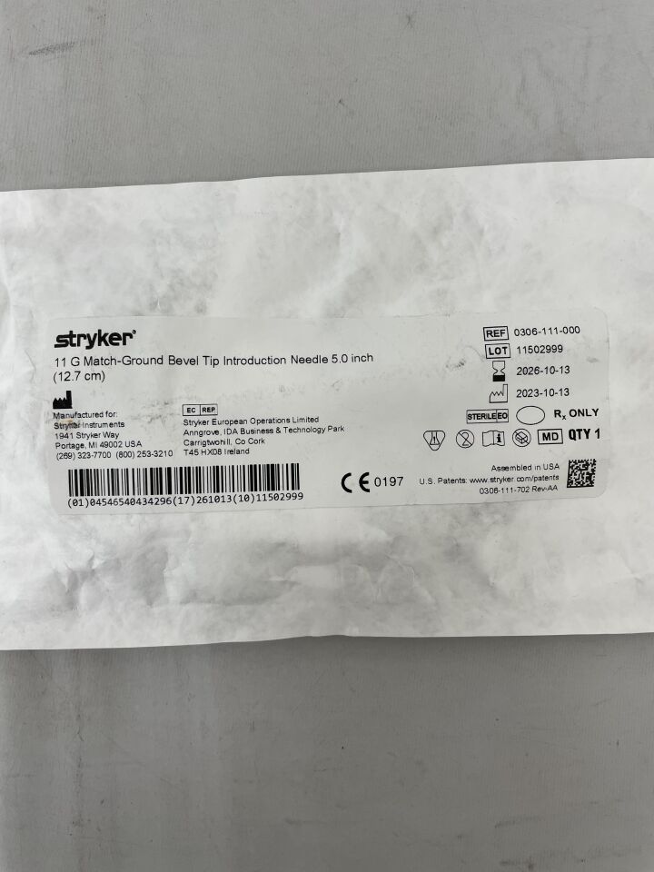 0306-111-000 - STRYKER - Aguja de introducción con punta biselada de 11 g, 5 pulgadas (unidad) - (Fecha de caducidad: 13/10/2026)