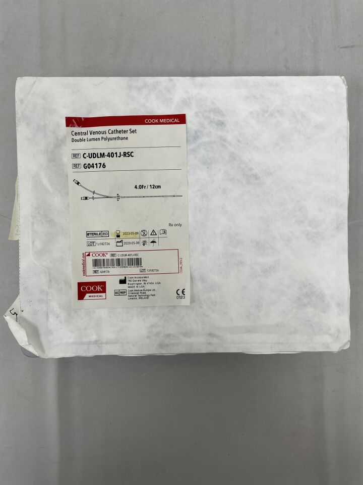 G04176 - COOK - Double Lumen Polyurethane CVC Set, 4F x 12cm, (EA) - ( Expiry Date: 2023-05-09 )