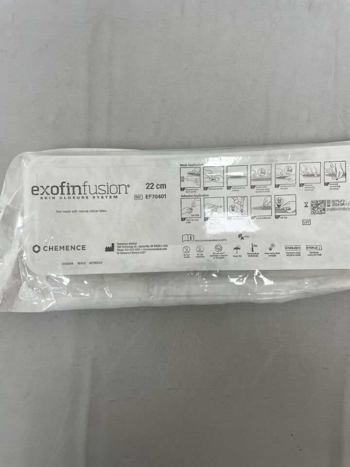 EF70401 - CHEMENCE MEDICAL - Exofin Fusion Skin Closure System 22cm (One Patch, Two 1.75g Adhesive), () - ( Expiry Date: 2024-09-12 )