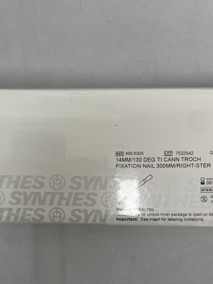 456.630S - SYNTHES - Titanium Alloy Right Cannulated Trochanteric Fixation Nail, 14 x 300mm, (BX/1) - ( Expiry Date: 2022-09-30 )