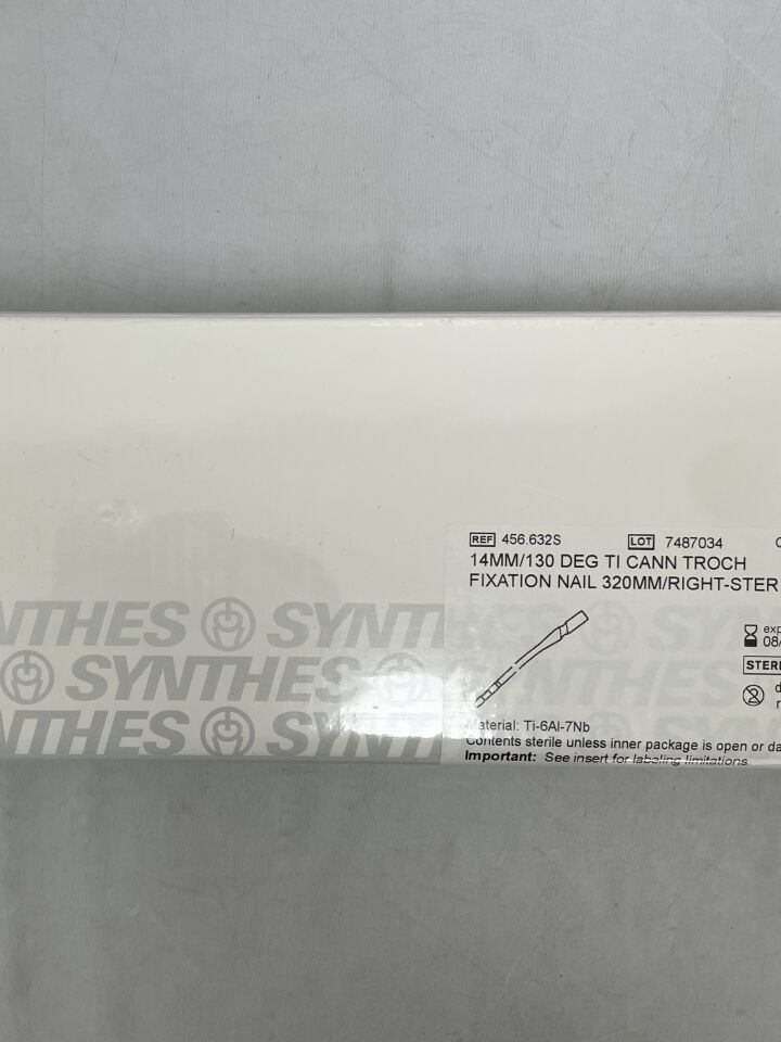 456.632S - SYNTHES - Titanium Alloy Right Cannulated Trochanteric Fixation Nail, 14 x 320mm, (BX/1) - ( Expiry Date: 2022-08-31 )