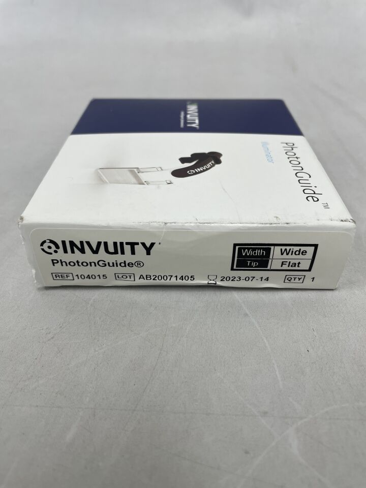 104015 - STRYKER - Invuity PhotonGuide Illuminator, Wide/Flat, (BX/1) - ( Expiry Date: 2023-07-14 )