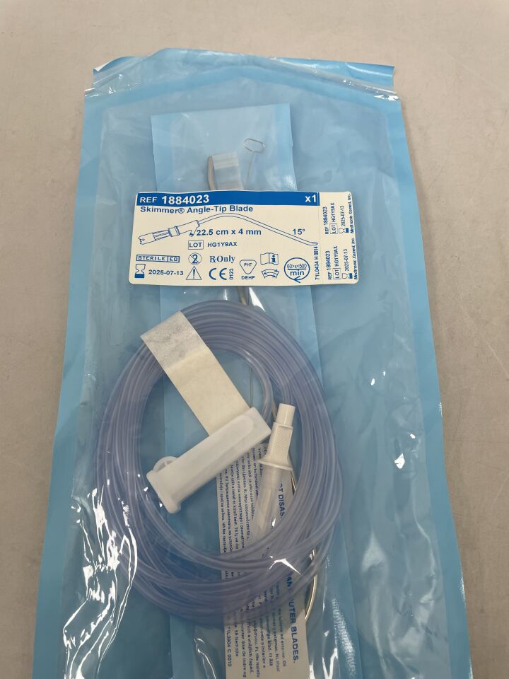 1884023 - MEDTRONIC - 4.0mm Skimmer Angled-Tip Blade: 22.5cm , ( EA ) - ( Expiry Date : 2025-07-13 )