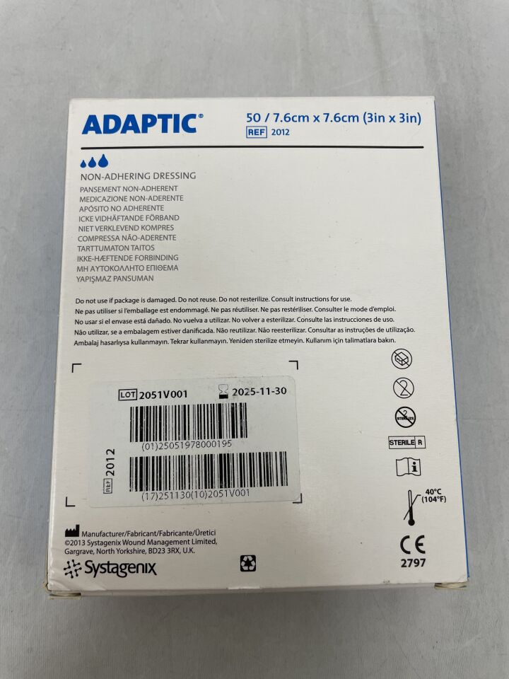 2012 - SYSTAGENIX - APÓSITO Adaptic NO ADHERENTE, 7,6 nm x 7,6 cm (3 pulgadas x 3 pulgadas), (Caja/50) - (Fecha de caducidad: 30/11/2025)
