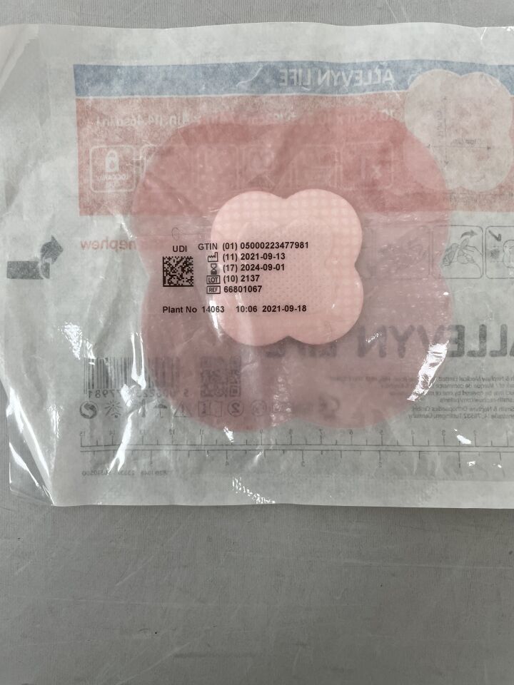 66801067 - SMITH & NEPHEW - Allevyn Life Sacrum 10.3cm x 10.3cm, (EA)