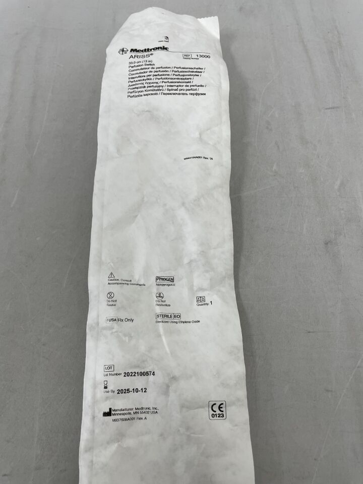 13000 - MEDTRONIC - ARISS Perfusion Switch, Unequal Legs 33cm , ( EA ) - ( Expiry Date : 2025-10-12 )