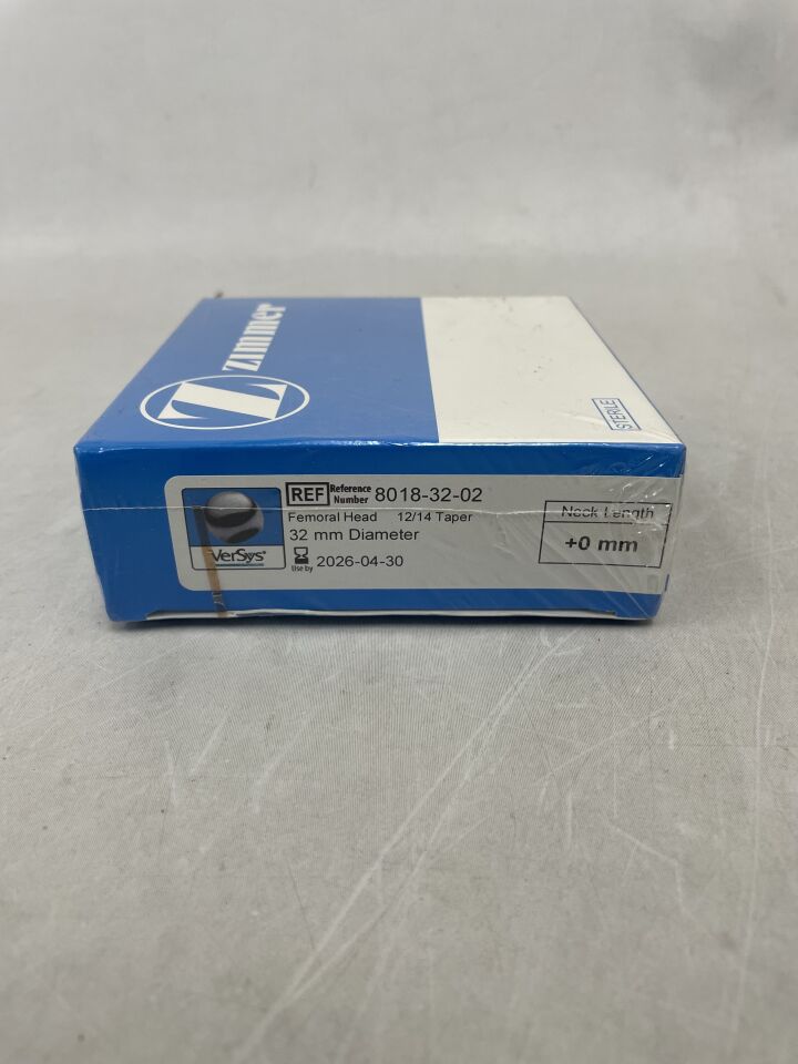 8018-32-02 - ZIMMER - Sistema de cadera VerSys 12/14 Cabeza femoral: 32 mm de diámetro / 0 mm de longitud de cuello, (BX/1) - (Fecha de caducidad: 2026-04-30)