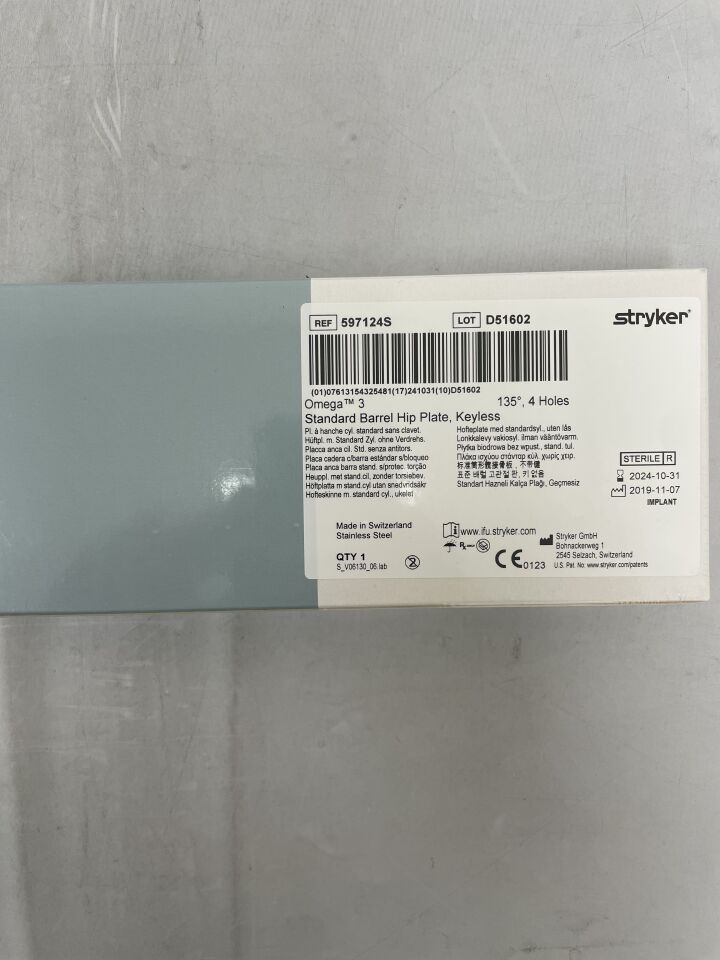 597124S - STRYKER - Omega3 Keyless Hip Plate, Standard Barrel 4H / 135 Degree / 79mm, (BX/1) - ( Expiry Date: 2024-10-31 )