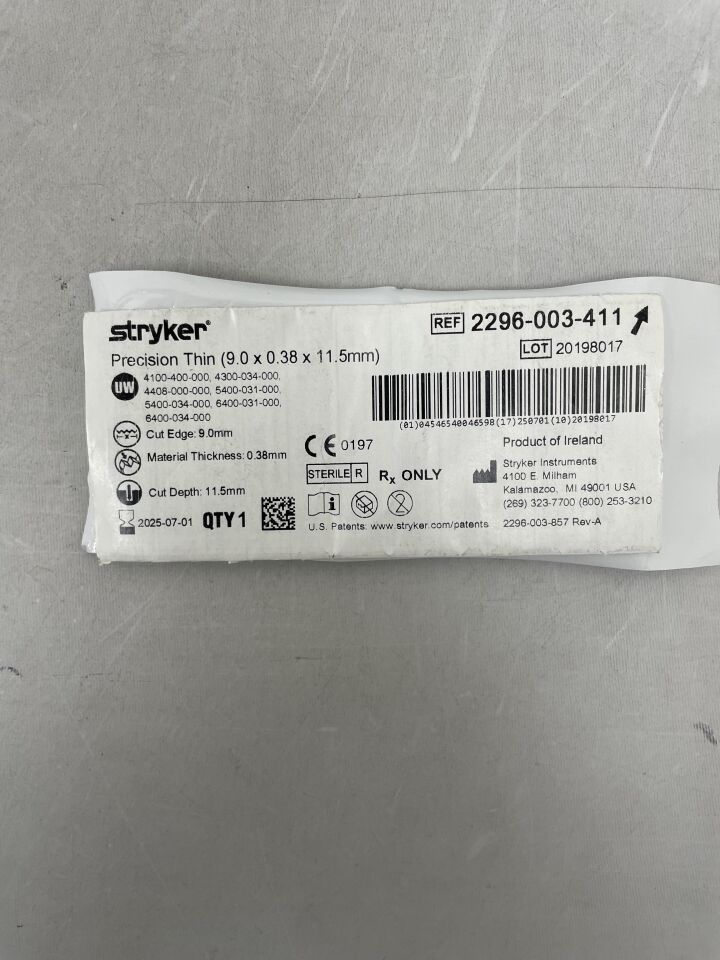 2296-003-411 - STRYKER - Precision Thin Short Medium Blade, 11.5 L x 9 mm W , ( EA ) - ( Expiry Date : 2025-07-01 )
