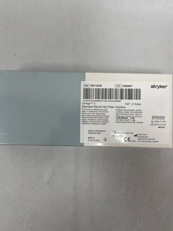 597162S - STRYKER - Omega3 Keyless Hip Plate, Standard Barrel, 145 Degree, 2 Holes, 62mm, (BX/1) - ( Expiry Date: 2024-11-30 )
